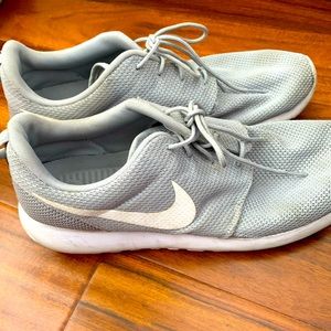Nike Men's Roshe